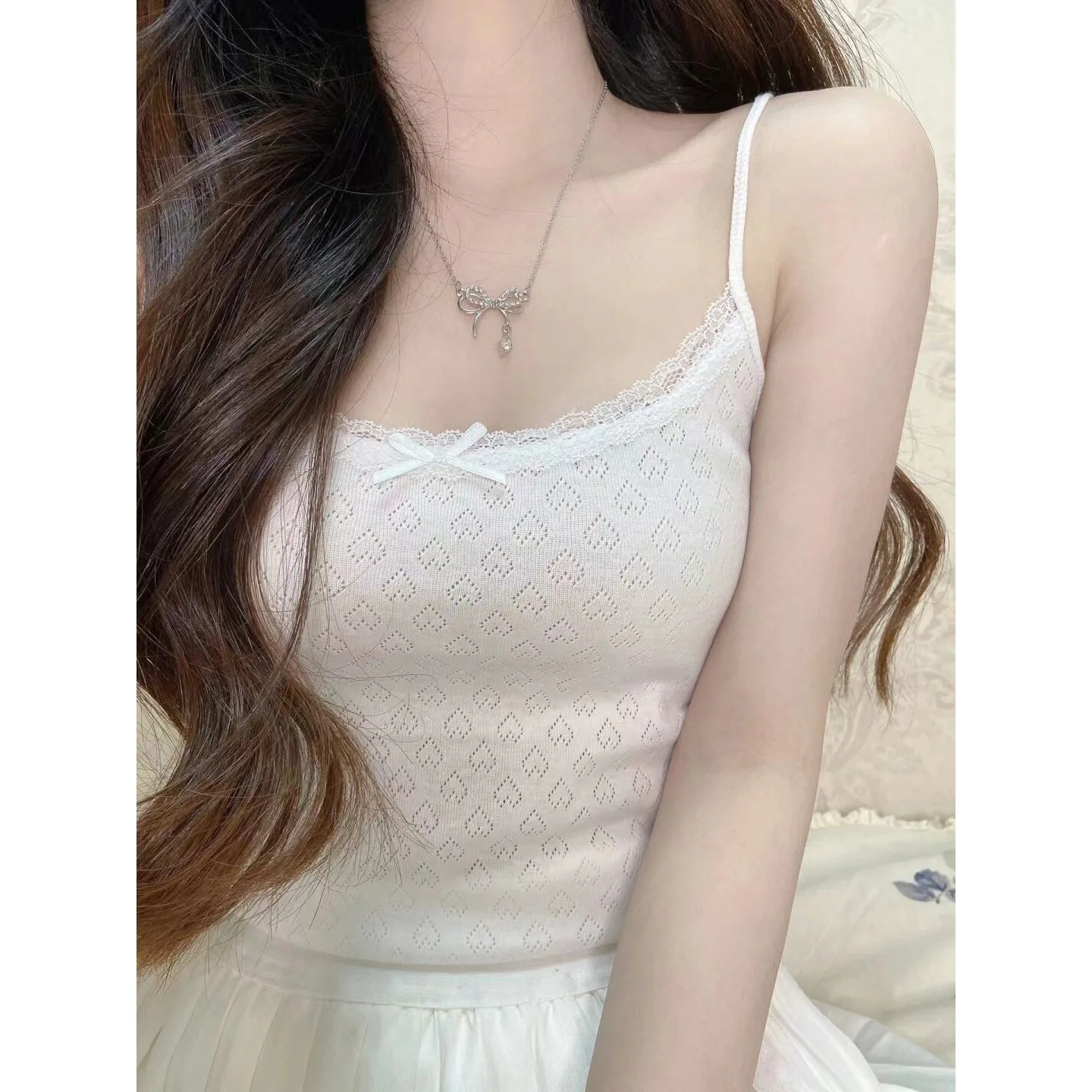 2023 White Lace Strap Vest Women's Short Base Shirt Atmosphere Sense Inner Wear Elegant Short Top Milk Series Small Strap