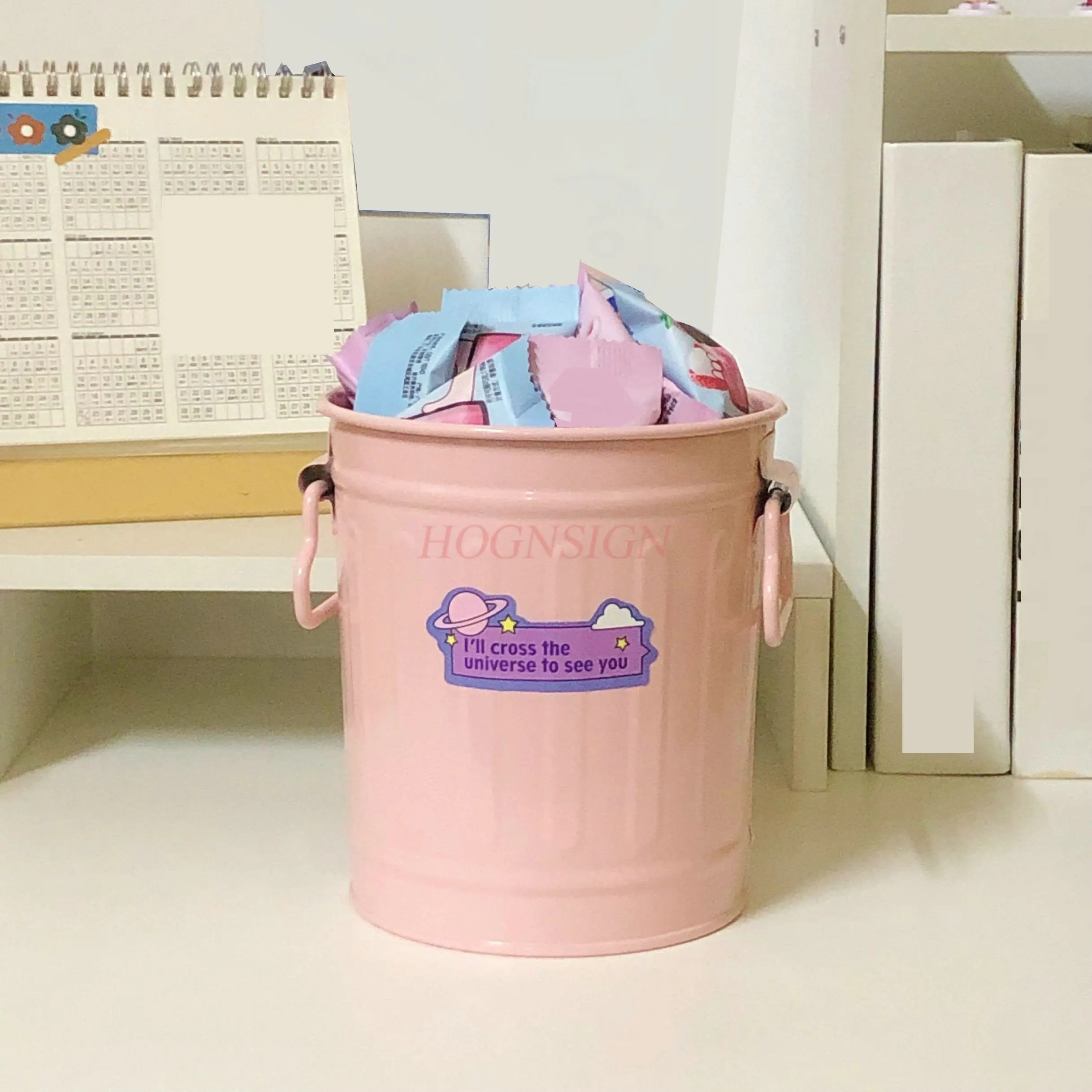 

1pcs Pen holder Iron retro desktop Pen holder Art sense Dormitory Makeup brush Stationery storage