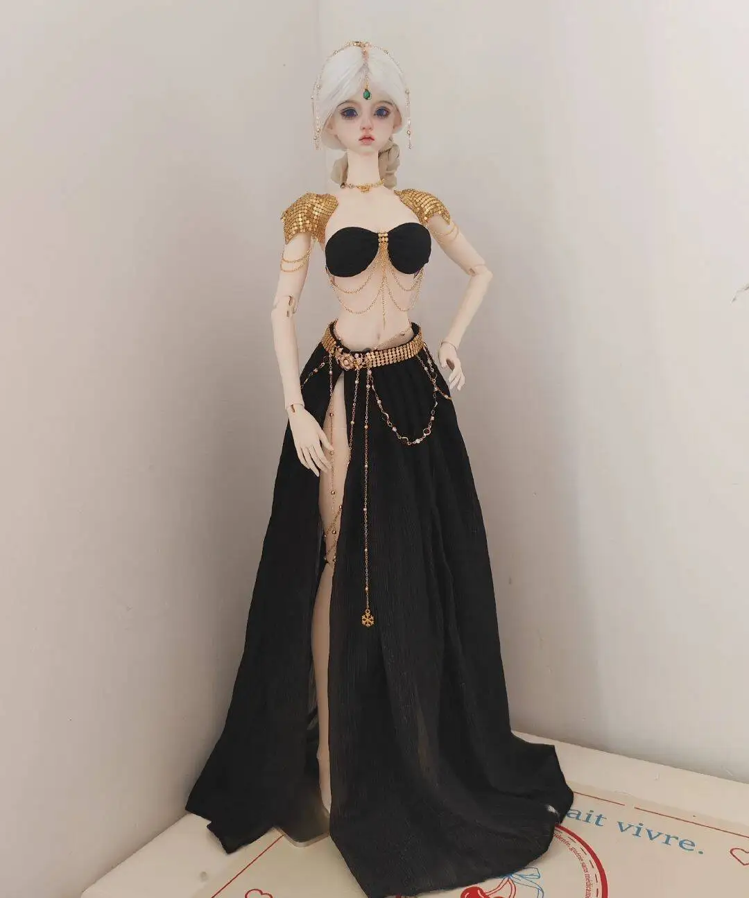 1/3 1/4 인형 소년과 소녀 옷 드레스에 적합한 옷 BJD 인형 드레스 옷만 판매