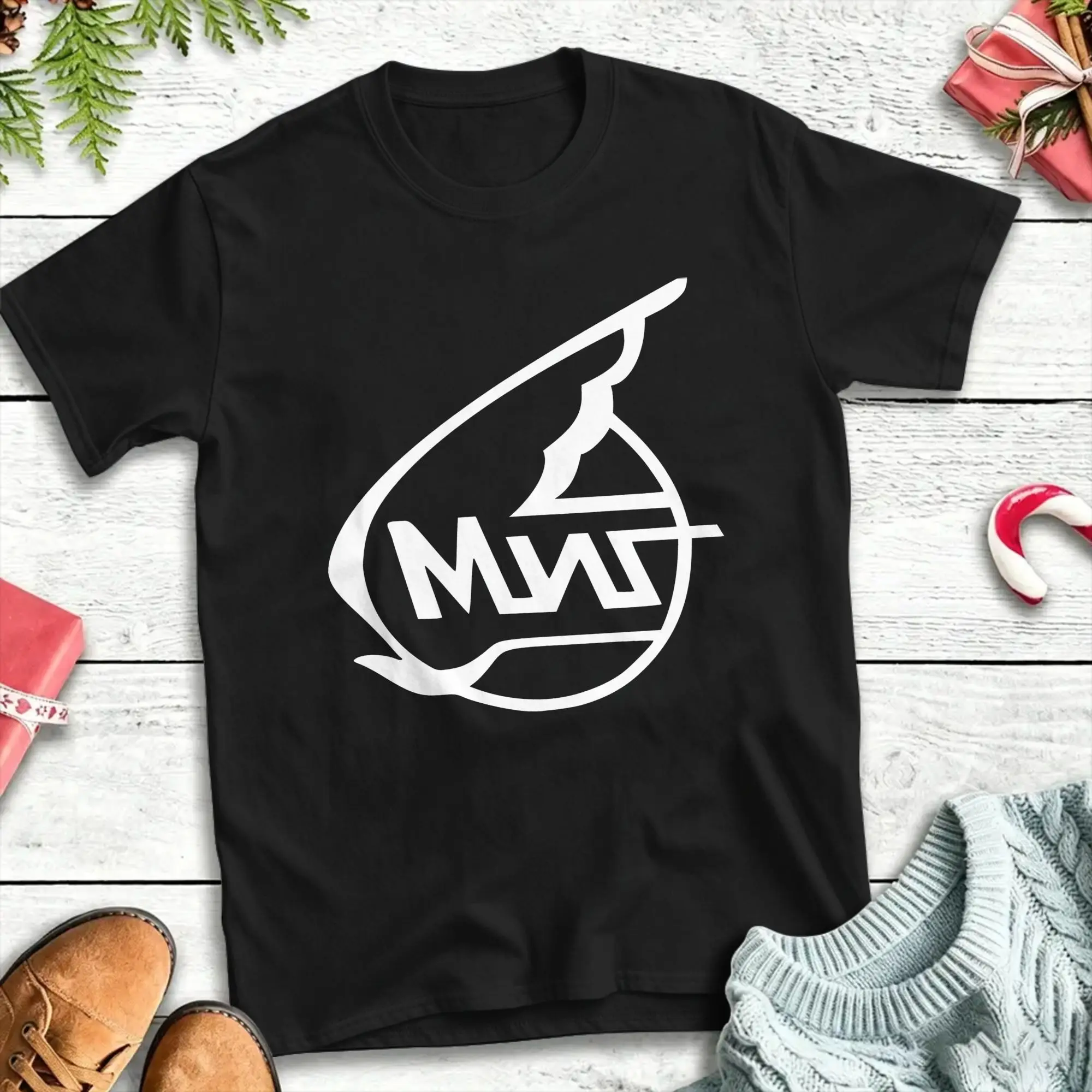 Russian Aircraft Corporation MiG Badge T-Shirts Men  Novelty Cotton Tee Shirt Crewneck Short Sleeve T Shirt Birthday Gift Tops