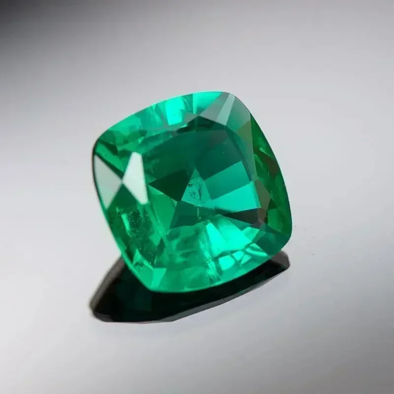 Lab Grown Emerald Green Color Square Cushion Shape Gemstone charms beads for Diy Jewelry Rings Pendants Making Material