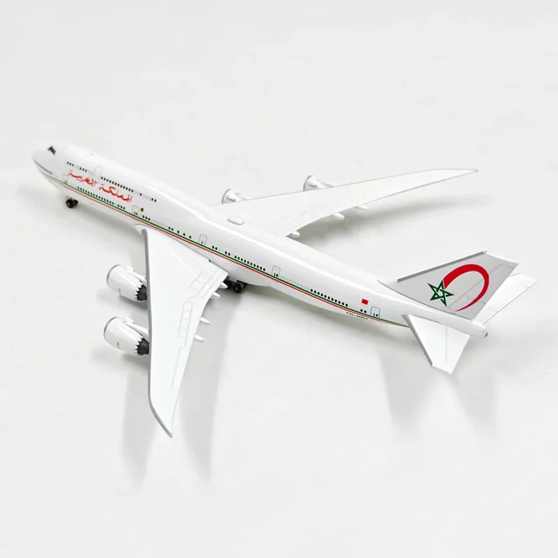 

Модель самолета Boeing 747-8 BBJ 536882 в масштабе 1:500 из литого под давлением сплава Herpa для коллекций и демонстрации