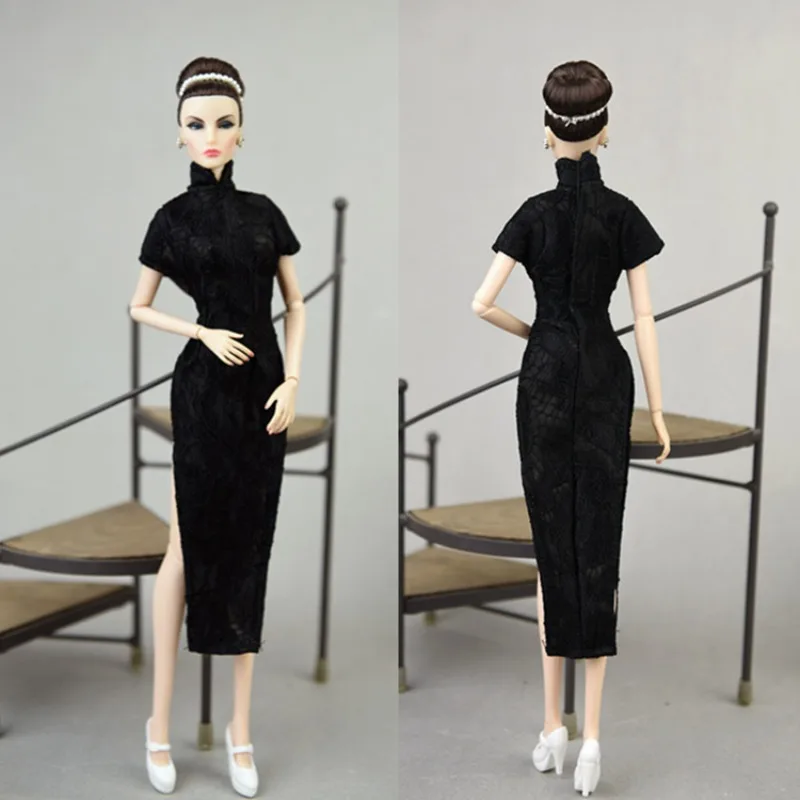 

White/black cheongsam suitable for changing into a 30cm doll