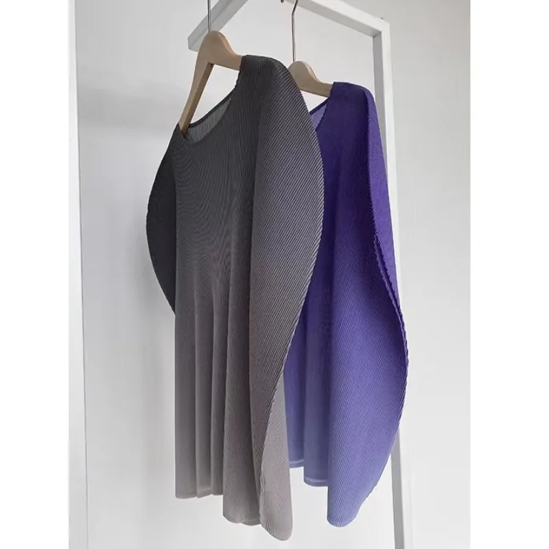 

Blouse Women's Pleated Gradient Designer-inspired Luxurious Short Sleeves Loose Fit Plus Size Elegant Slimming Batwing Sleeves