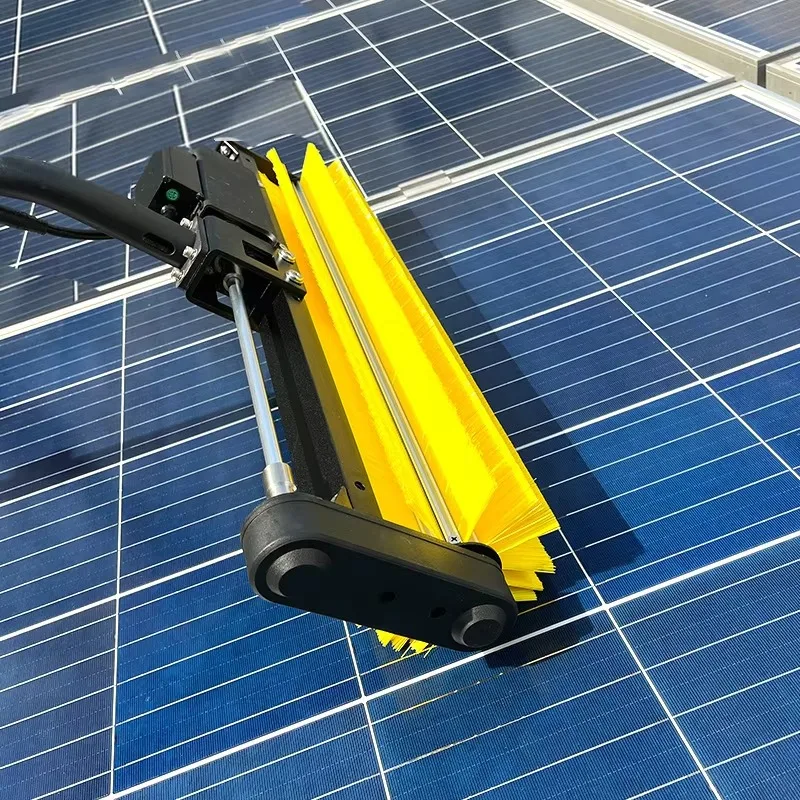 China Manufacturer 3.5/5.5/7.5M Telescopic Solar Panel Cleaning Machine Rotating Power Brush