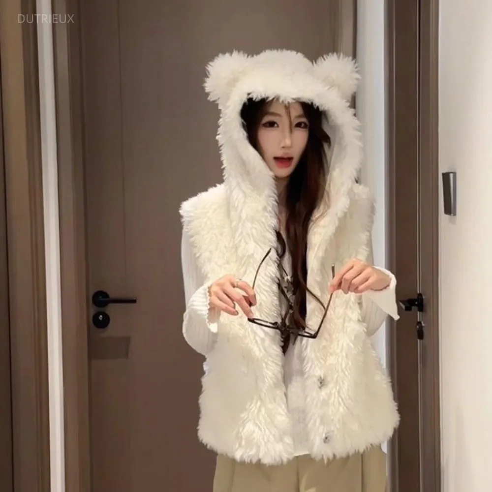 Lovely New Winter Lambswool Women Vest All-match Bear Hoody Women Clothing Fluffy Small Fellow Age Reduction Fresh Tees