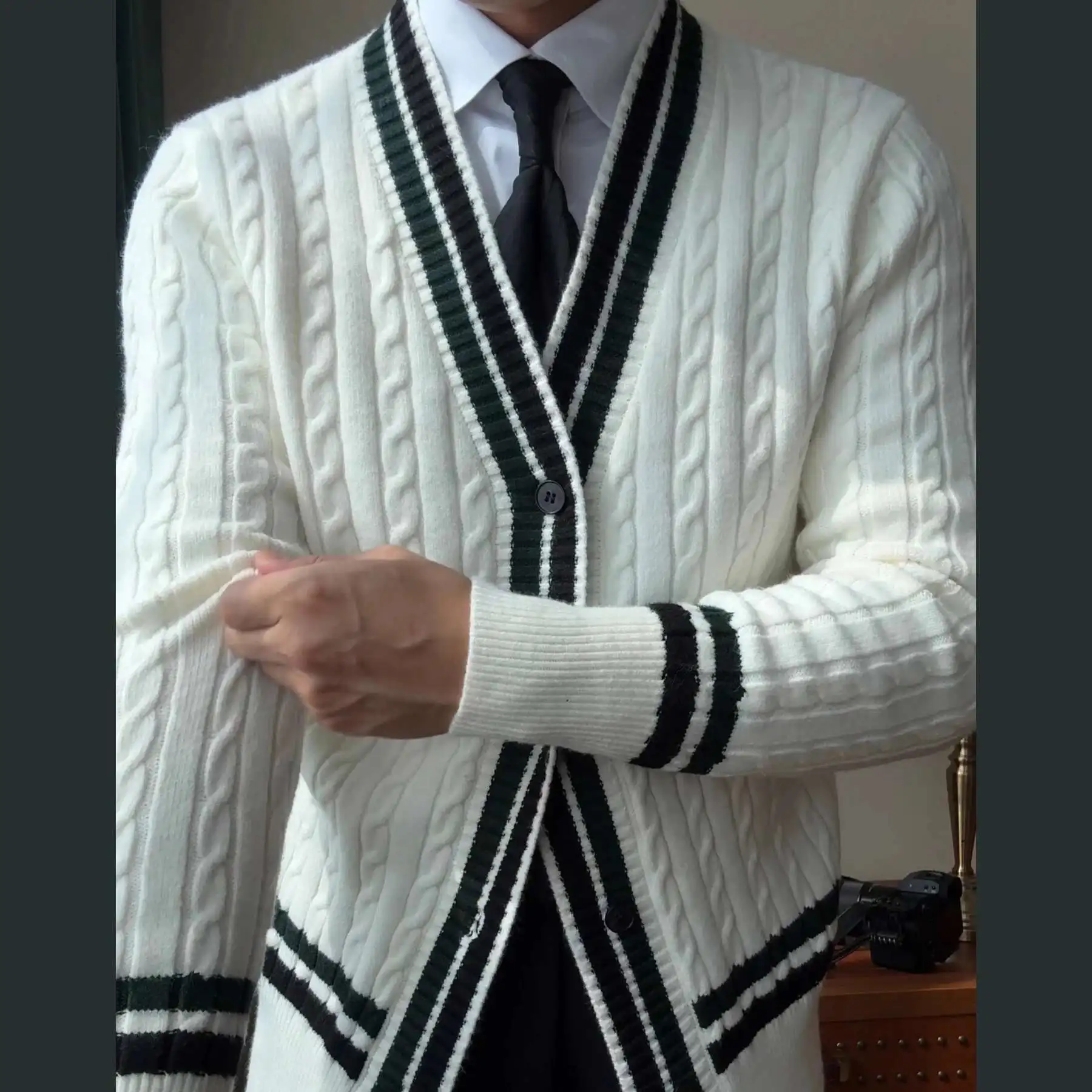 Luxury British Fashion Trend Knitted Cardigan Sweater Jacket Men Striped Contrast Printing Cardigan Men Sweter Herren Pullover