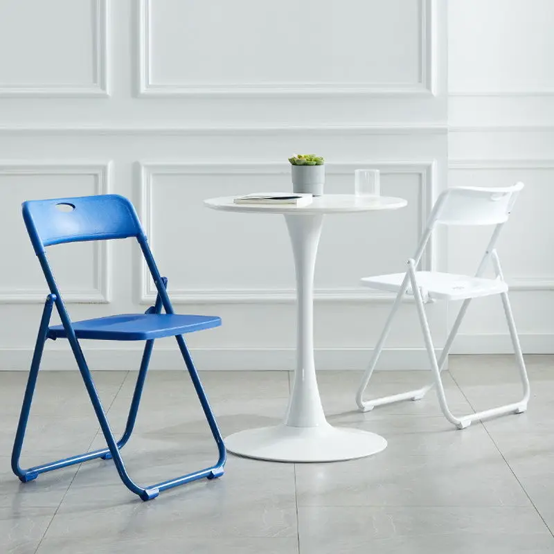 Sillas plegables apilables modernas, silla plegable de plástico para comedor, silla de poste de acero sin brazos para el hogar, silla cómoda para