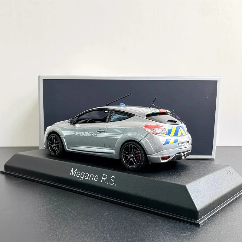 1:43 Scale Megane R.S Simulation Alloy Car Model Static Display Collectible Toy Gift Souvenir Decoration