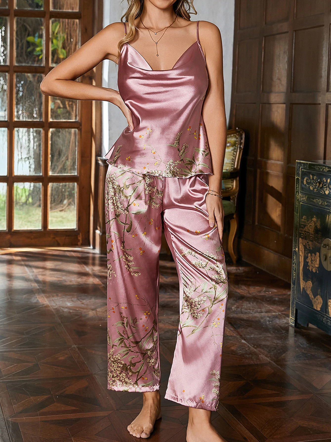 Damen-Unterhemd mit Blumendruck und Hose, exquisites Druckdesign mit romantischem Charme, perfekt für verschiedene Anlässe – Detail 21