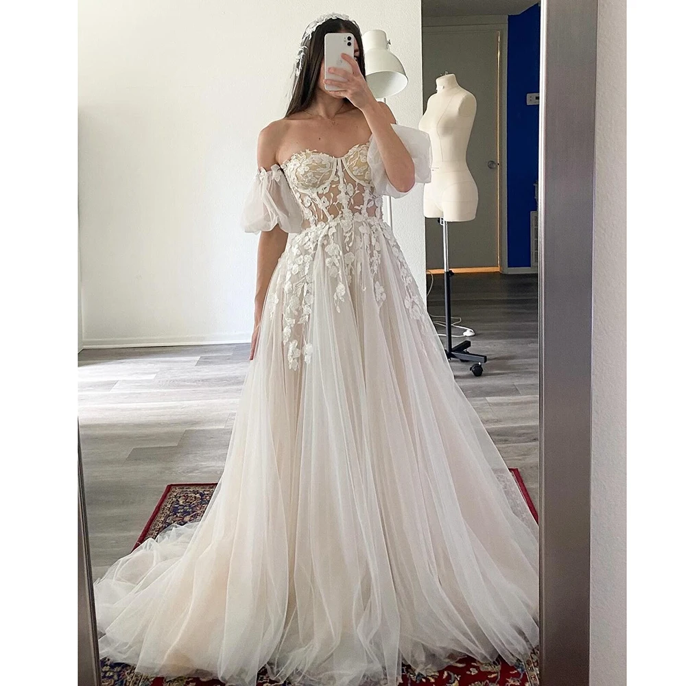 

Elegant White Appliques Chapel Train Wedding Dresses Sleeveless Strapless Organza Ball Gown Luxury Formal Occasion Dresses 2024