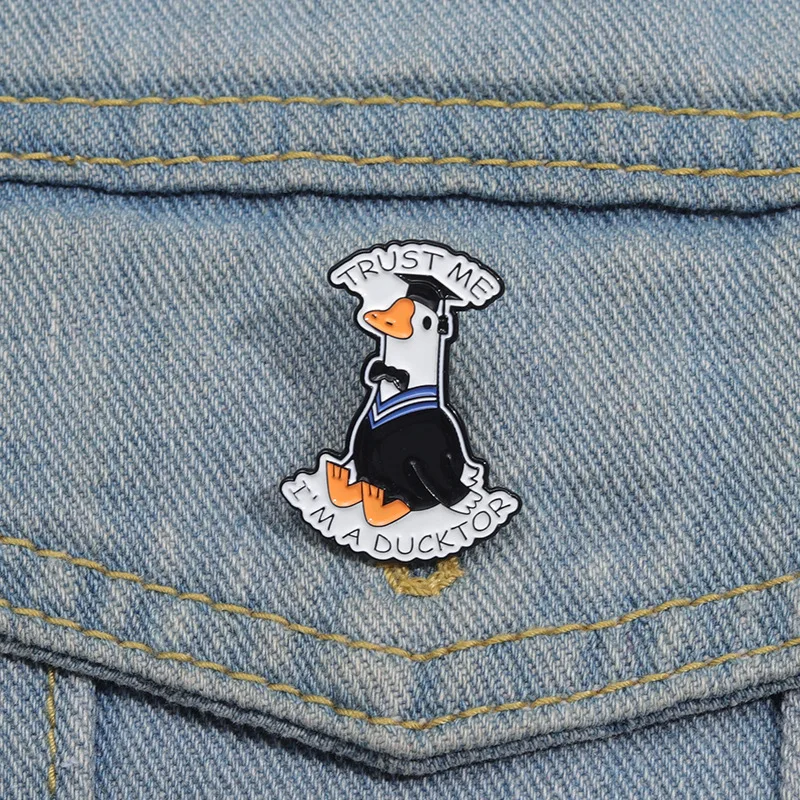 Graduation Duck Enamel Pins Cute Cartoon Trust Me I'm A Ducktor Brooches Lapel Badges Backpack Clothes Accessories for Friends