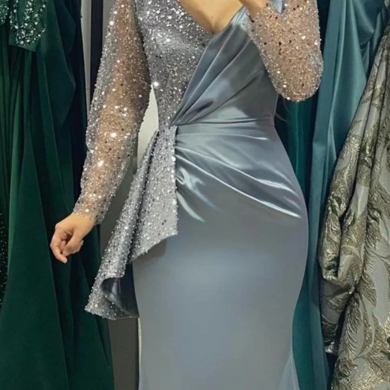 Glitter Elegant Mermaid Evening Dress Sparkly V-Neck Long Sleeves Pleated Prom Dress Ruffles Shiny Satin Party Gowns Customized