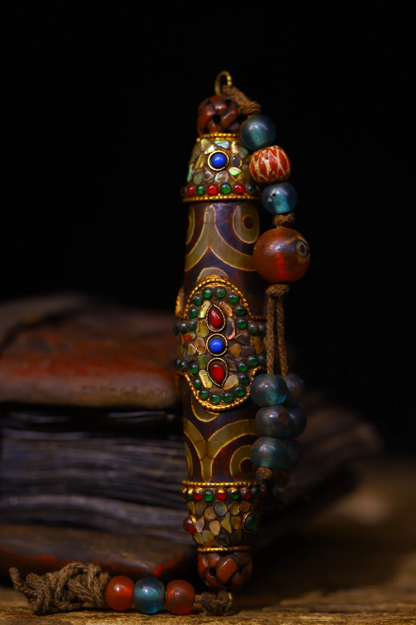 

5"Tibetan Temple Collection Old Natural Agate Mosaic Gem gZi Beads Shell Buddha Beads Pendant Amulet Dharma Worship Hall
