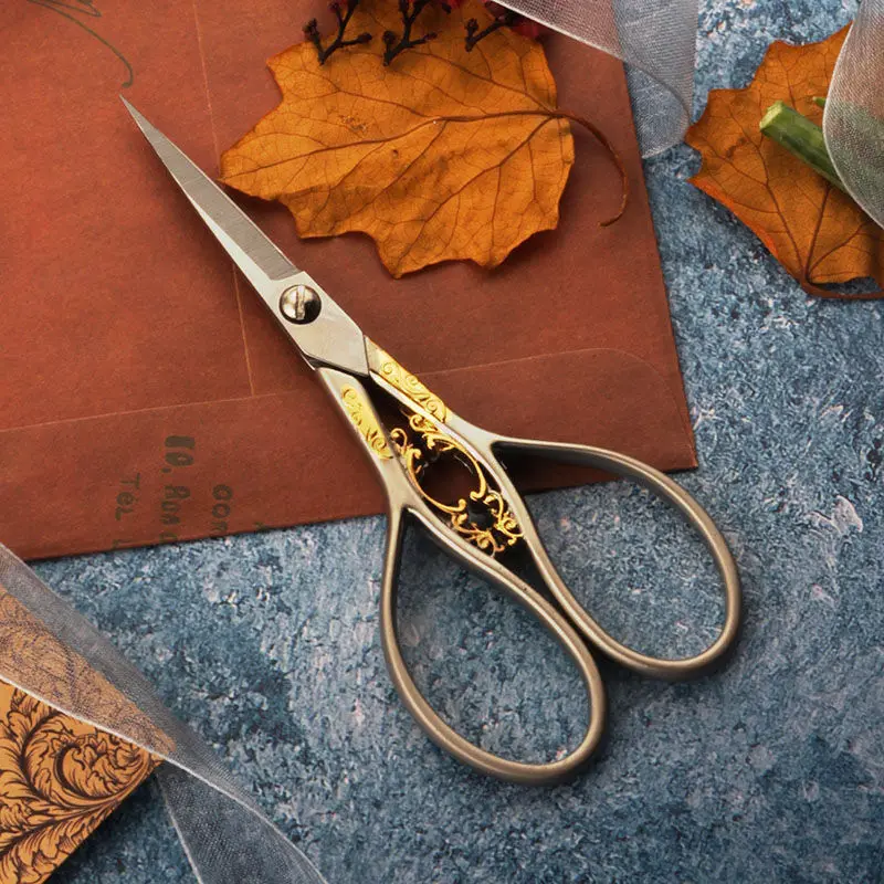 

Classic Colored Vintage Fabric Sewing Tools, Professional Tailoring Scissors, High Quality