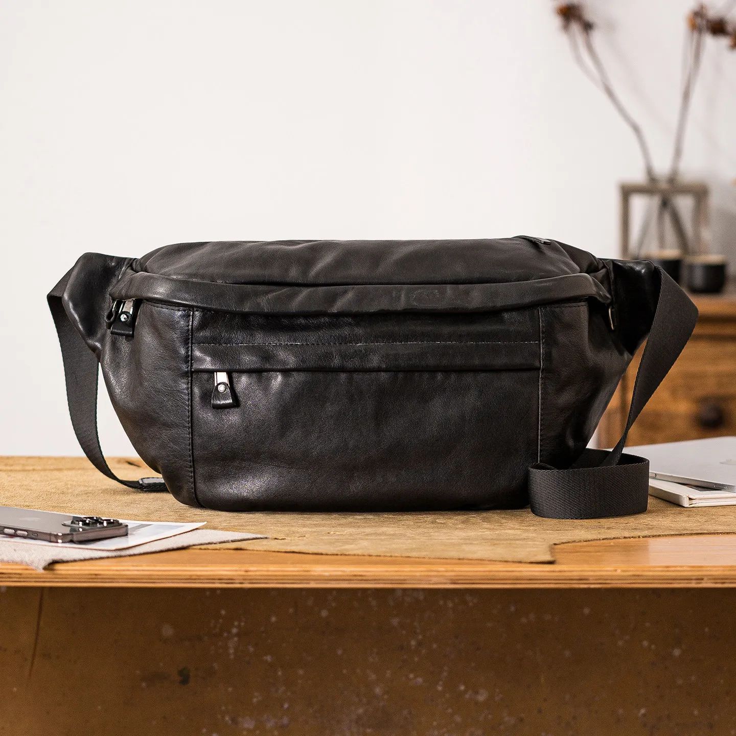 

Fashion designers handmade genuine leather men's large chest bags outdoor travel luxury soft cow leather teens crossbody bag