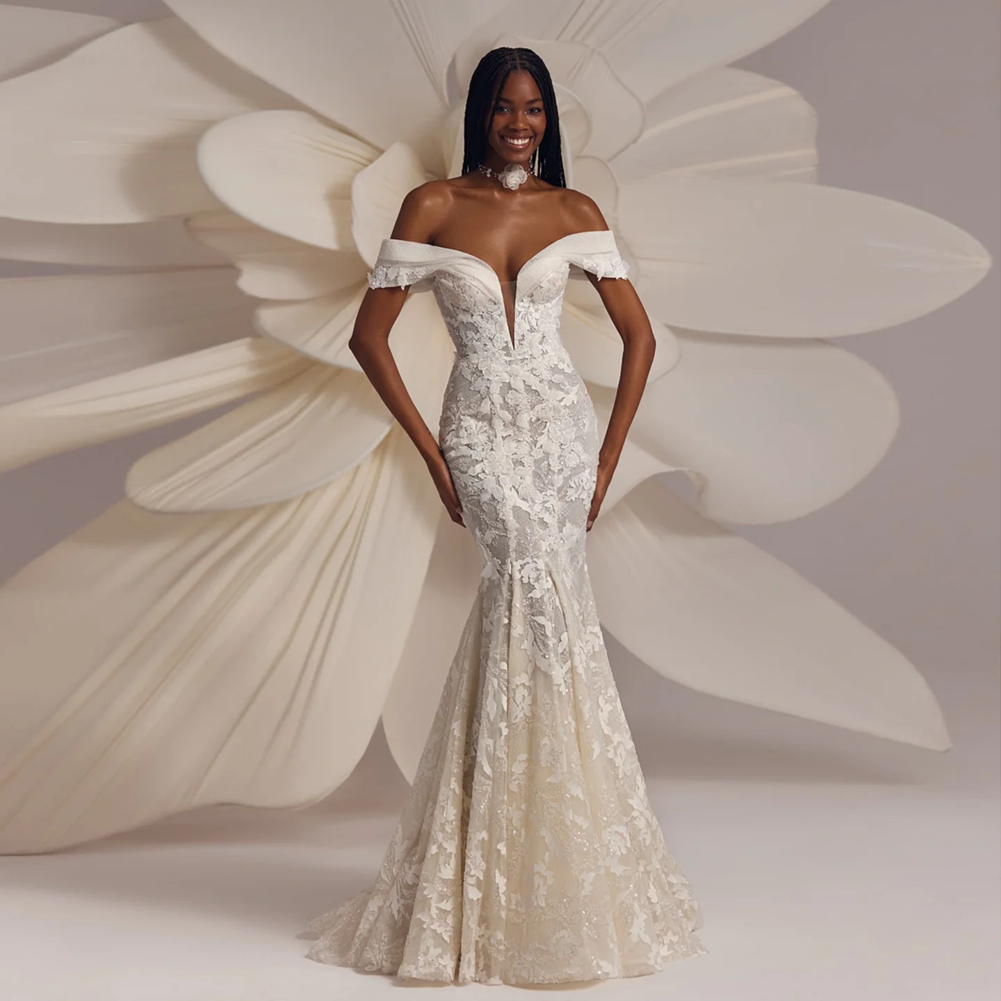 

Sharon Said Elegant Mermaid Lace Off White Wedding Dress 2025 Sexy Off Shoulder Deep V-Neck Corset Bride Gowns SW243 Customized