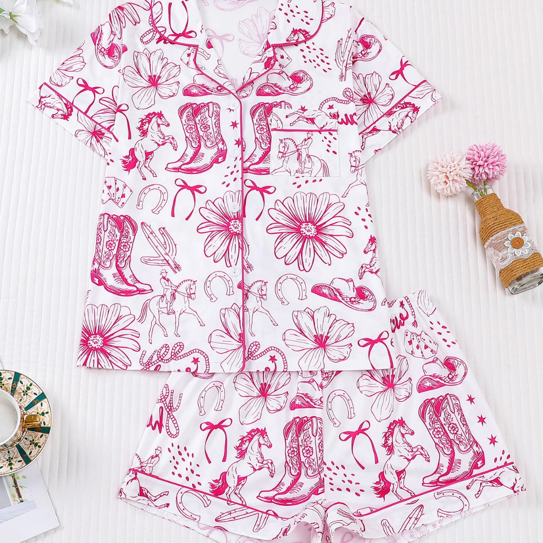 

Белый женский пижамный комплект с пасхальной тематикой и цветочным принтом: рубашка с отложным воротником и шорты. Домашняя одежда, подарки.