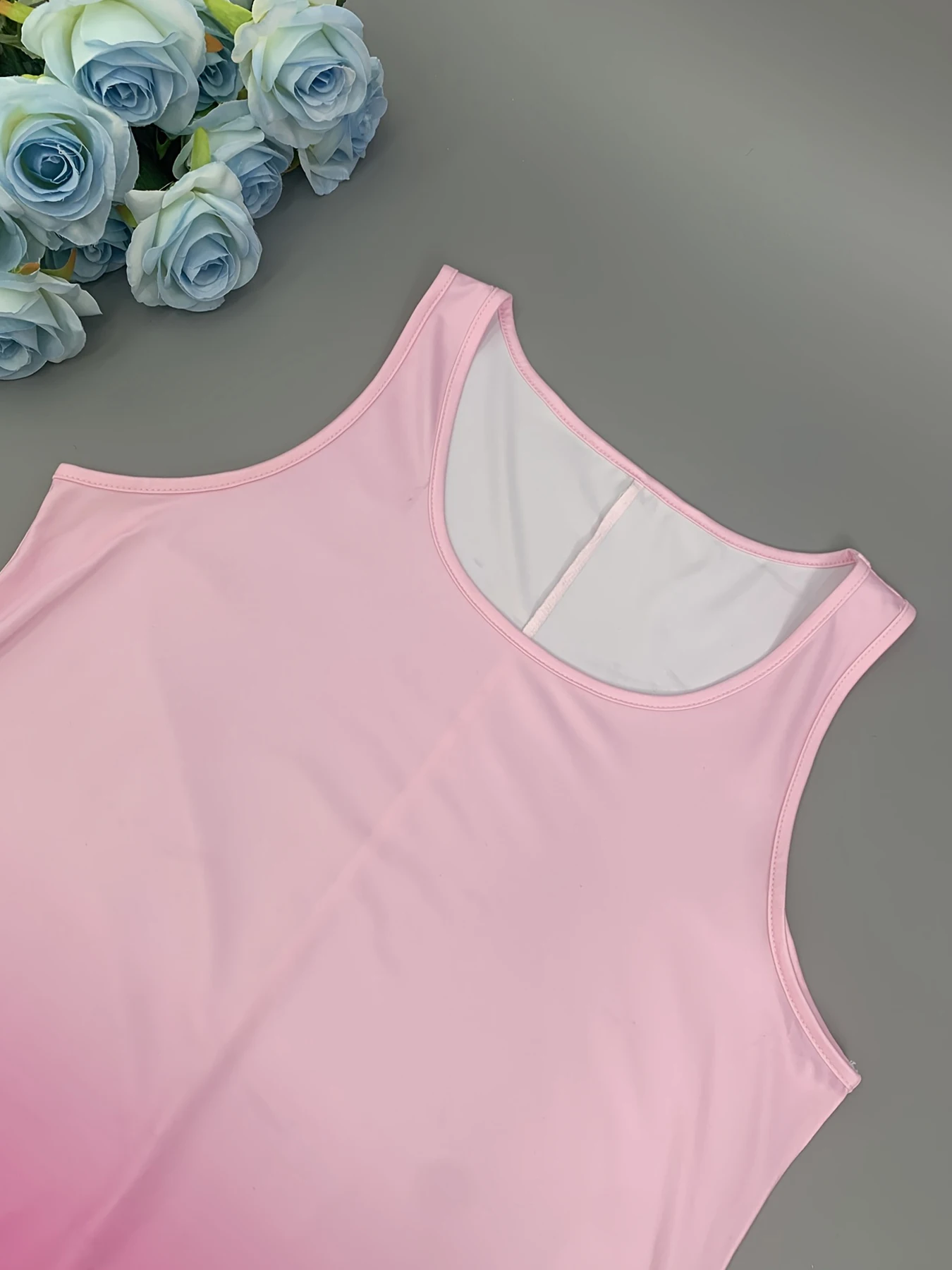 سترة نسائية كاجوال مقاس كبير للعطلات متدرجة ورقبة دائرية يجب اختيار عناصر الموضة للتنزه في الصيف