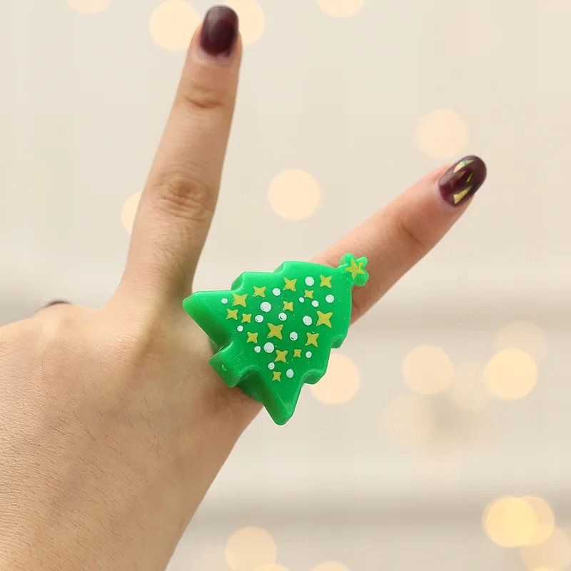 Anillo creativo de Navidad brillante con dibujos animados, bonito muñeco de nieve, anciano, anillo de alce, juguetes para vacaciones, fiesta de graduación, luces para dedos, juguetes para niños, regalos