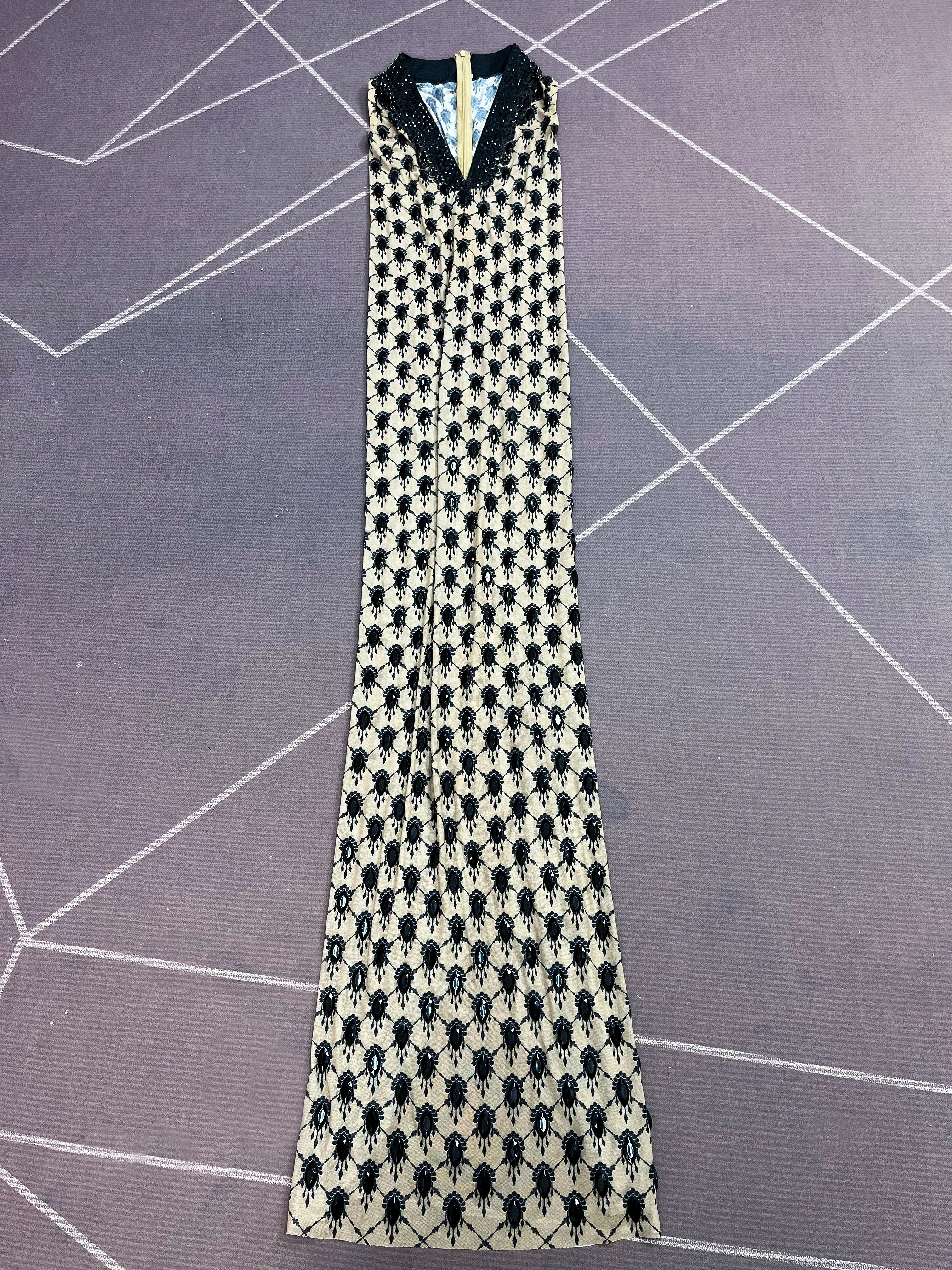 高級デザインの輝く黒のラインストーンヌードメッシュトリムフィットドレス女性イブニングレッドカーペットガウンパフォーマンス衣装Duotianshi