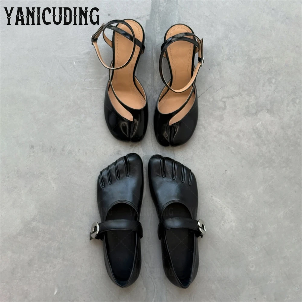 Five Toe Leather Flats Novelty Tabi Sandals Designer Style Buckle Shoes Cylindrical Heel Cross Straps Summer Sandals for Women