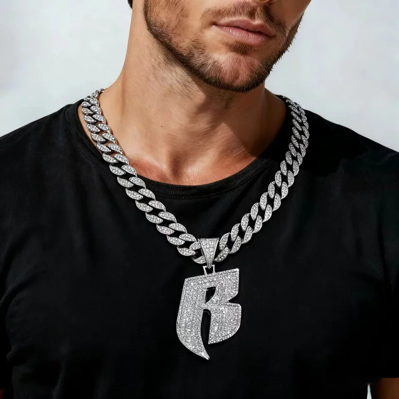nova-corrente-cubana-com-fecho-bclasp-letra-em-liga-simples-com-incrustacao-completa-de-diamantes