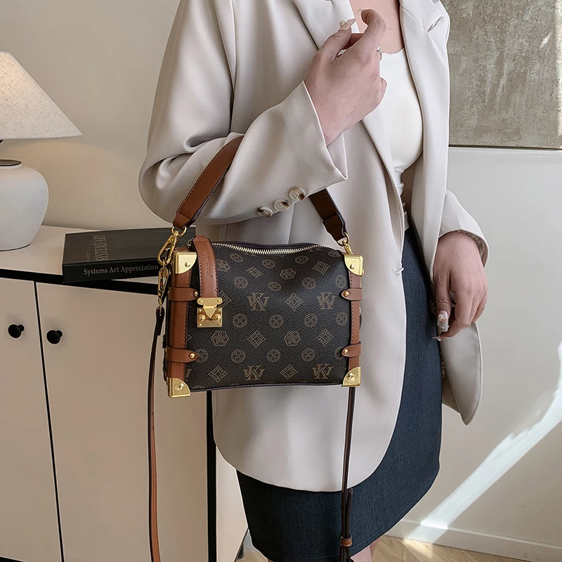 

2025 Premium Leather Crossbody Bag, Designer-Inspired Convertible Shoulder & Tote Purse for Women, Elegant Day to Night Carryall