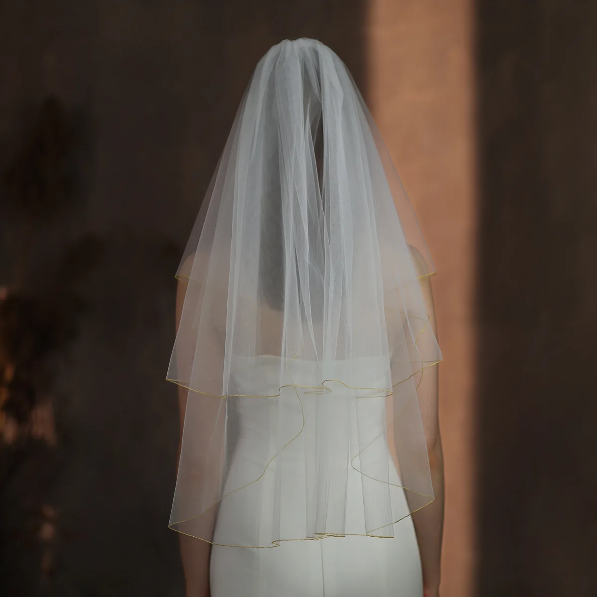 V313 Simple Double-Layered White Bridal Veil with Gold Trim, Travel Photography Wedding Headwear Wholesale