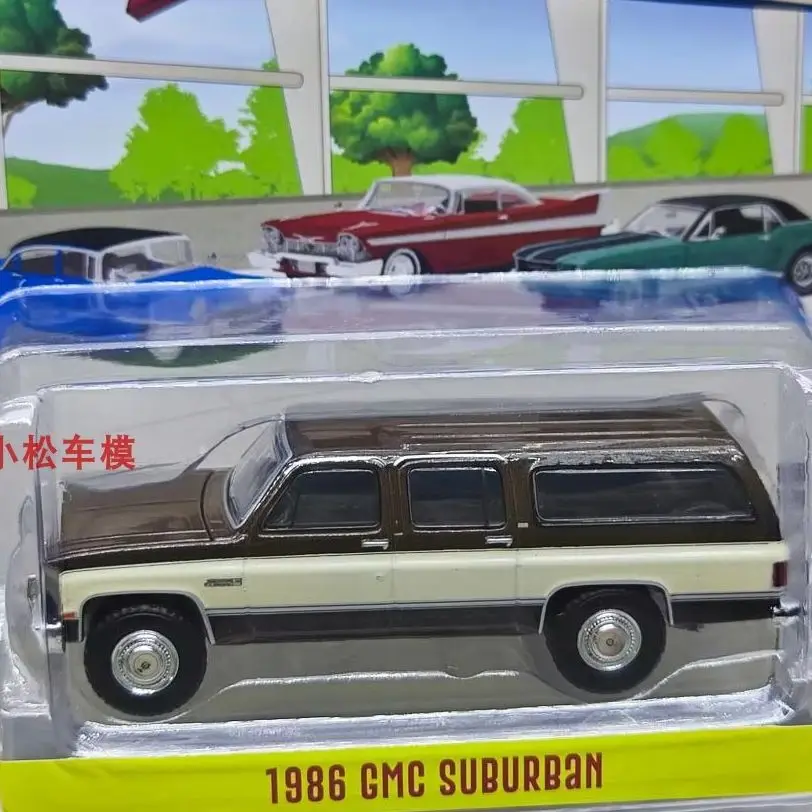 

1: 64 Exhibition Hall Floor Series 6-1986 GMC Suburban Indian Bronze and Sandalwood Advanced Car Model Collectibles