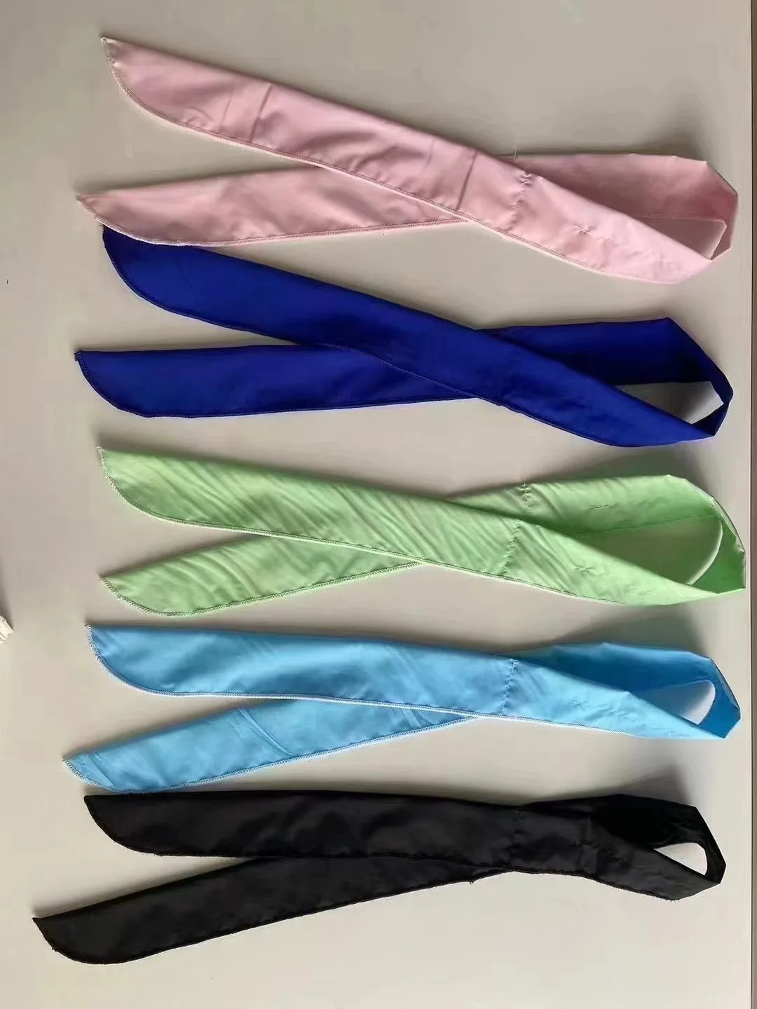 ألوان الرقبة برودة وشاح الجسم الباردة التبريد الرقبة برودة ربطة العنق عقال الرقبة عصابات التبريد للكلاب