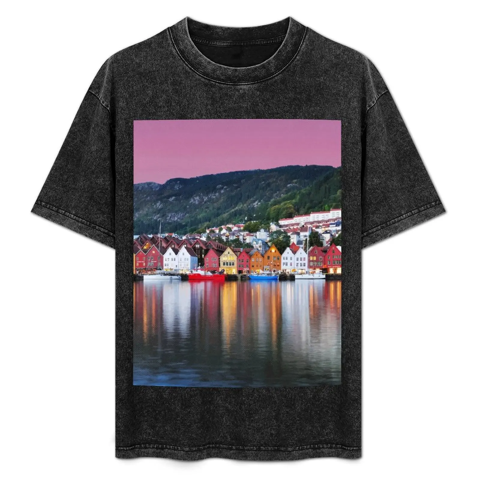 

Bergen, Norway T-Shirt Essential Solid Color T-Shirt