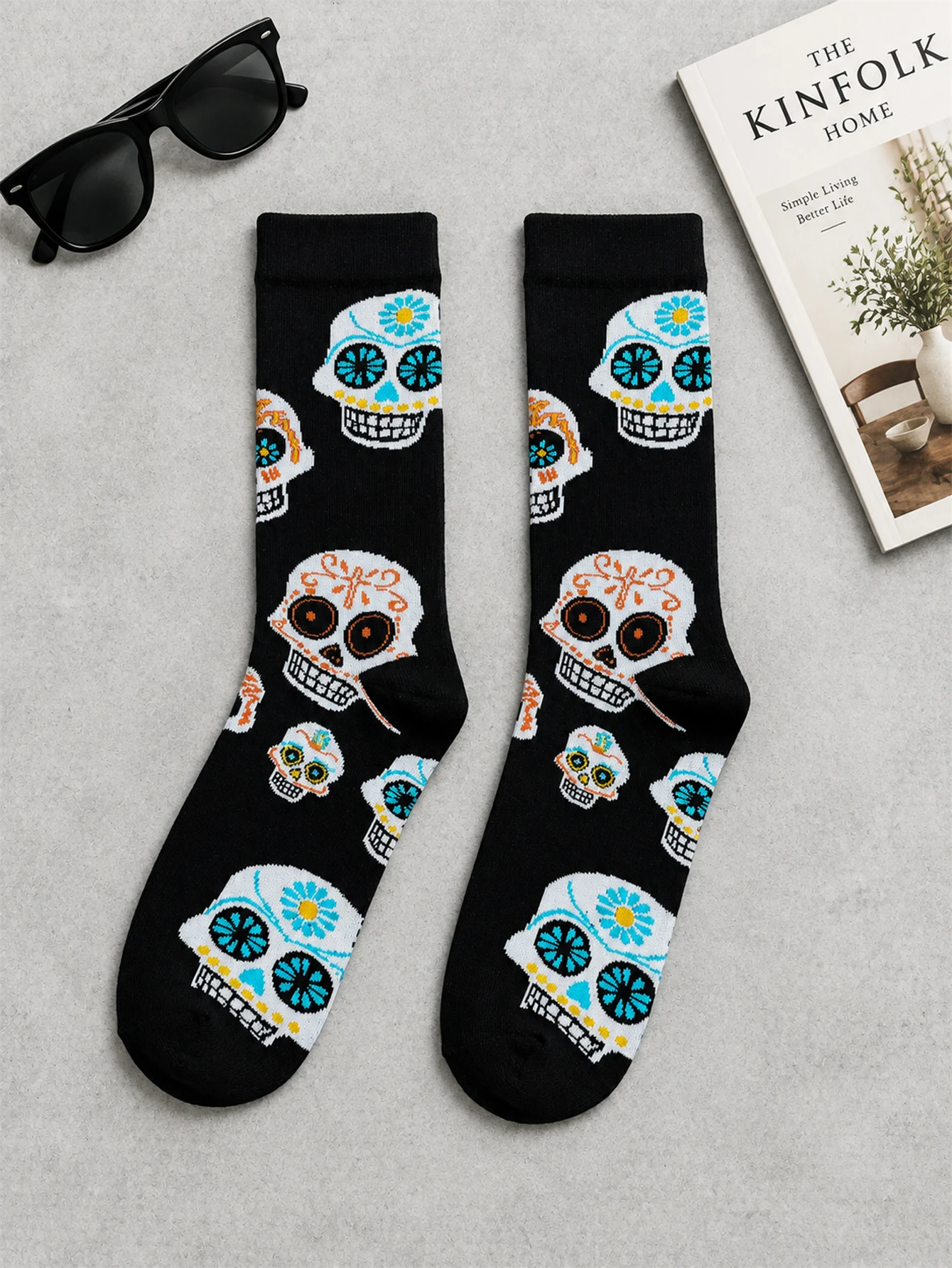 Unisex Gothic Skull Graphic Crew Cotton Socks Personality Novelity Retro Pattern Black Casual Halloween Socks For Men Women