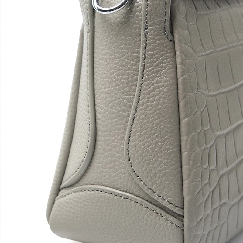 Genuine Leather Women's Tote Bag, Niche Handbag, Versatile Casual Bag Made of Top-Grain Cowhide, High-End Small Handbag, Commuter Shoulder Crossbody Bag