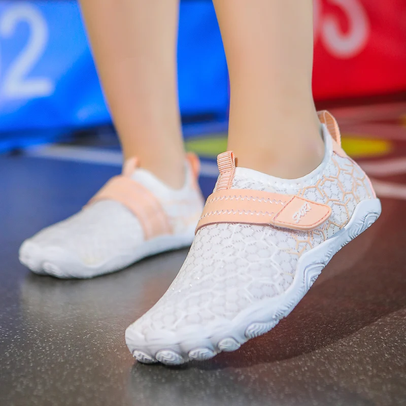 

Children Beach Aqua Shoes Boy Girl Barefoot Water Shoes Quick-Dry Drainage Diving Swim Sandals Kids Fishing Surf Wading Sneakers