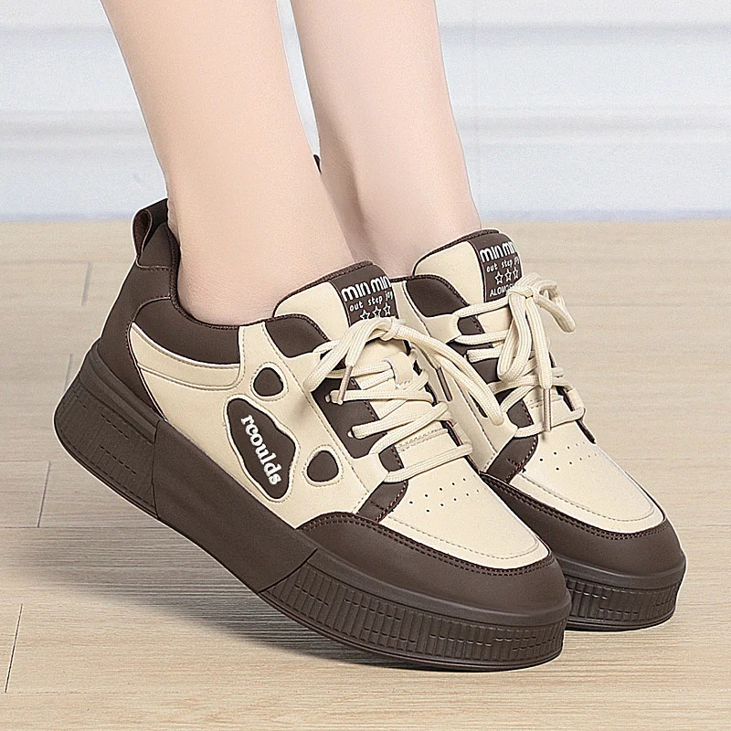 

Thick-Soled Sponge Shoes Women's Spring And Autumn Single Shoes Fashionable Versatile Lightweight Lace-Up Casual Sports Shoes