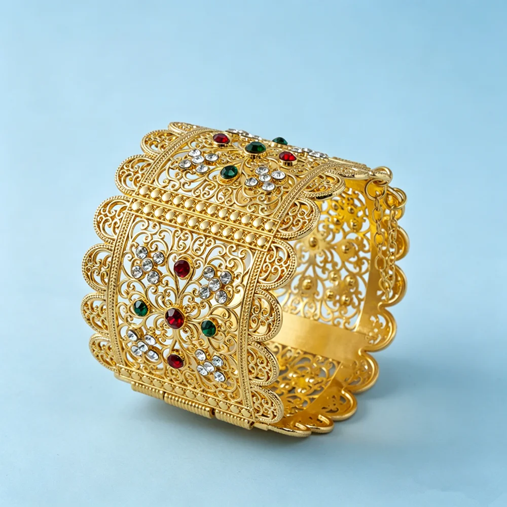 Image 6: Élégant bracelet de mariée plaqué or, fleurs creuses incrustées de strass, bijou de main marocain pour mariage, accessoire à design ouvert