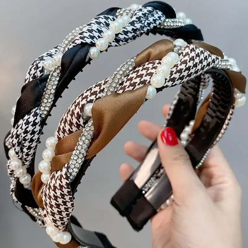 クリスタルヘッドバンド 女性用 ガールヘアアクセサリー フレンチスタイル ハイエンド ツイストブレイドヘッドバンド ラインストーンとパール付き