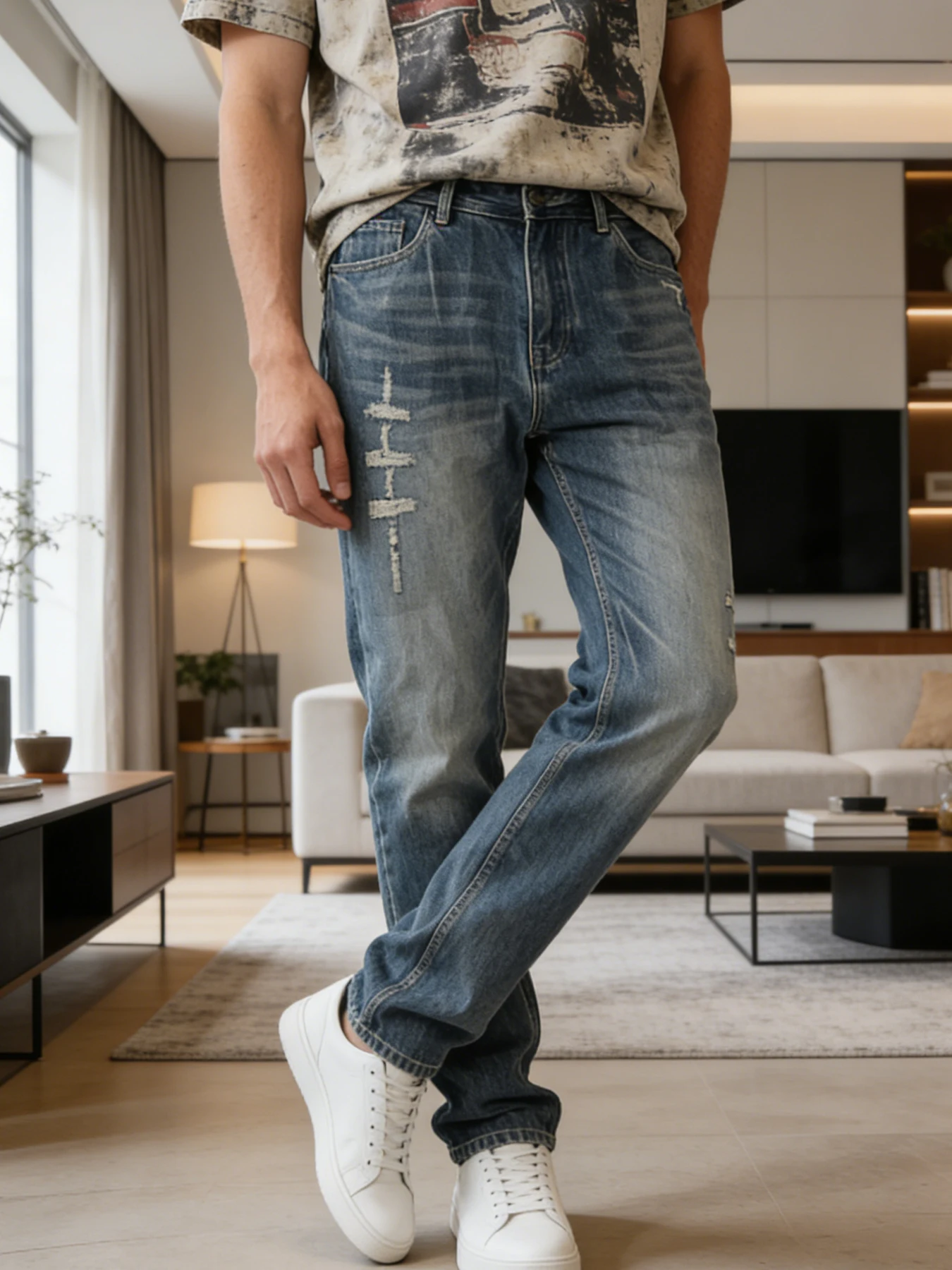 

Trendy street style distressed straight-leg jeans for men, gradient wash, slimming and lengthening