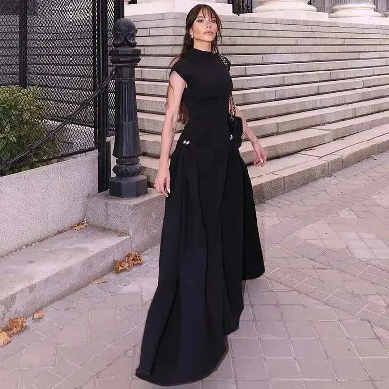 Sommerliches, neues, ärmelloses Damenkleid in Uni-Farbe, tailliert, lässiges Midikleid – Detail 12