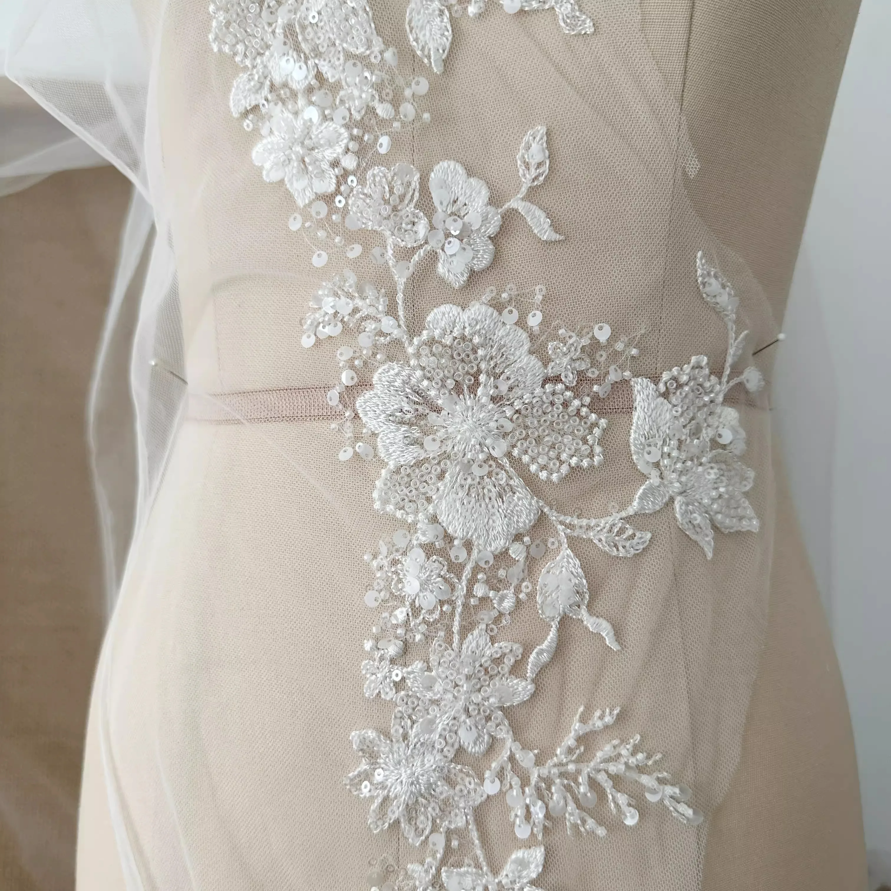 

1 ярд, фата «сделай сам», свадебное платье, кружевная отделка шантильи, индивидуальное кружевное кружево с цветком из бисера для шитья