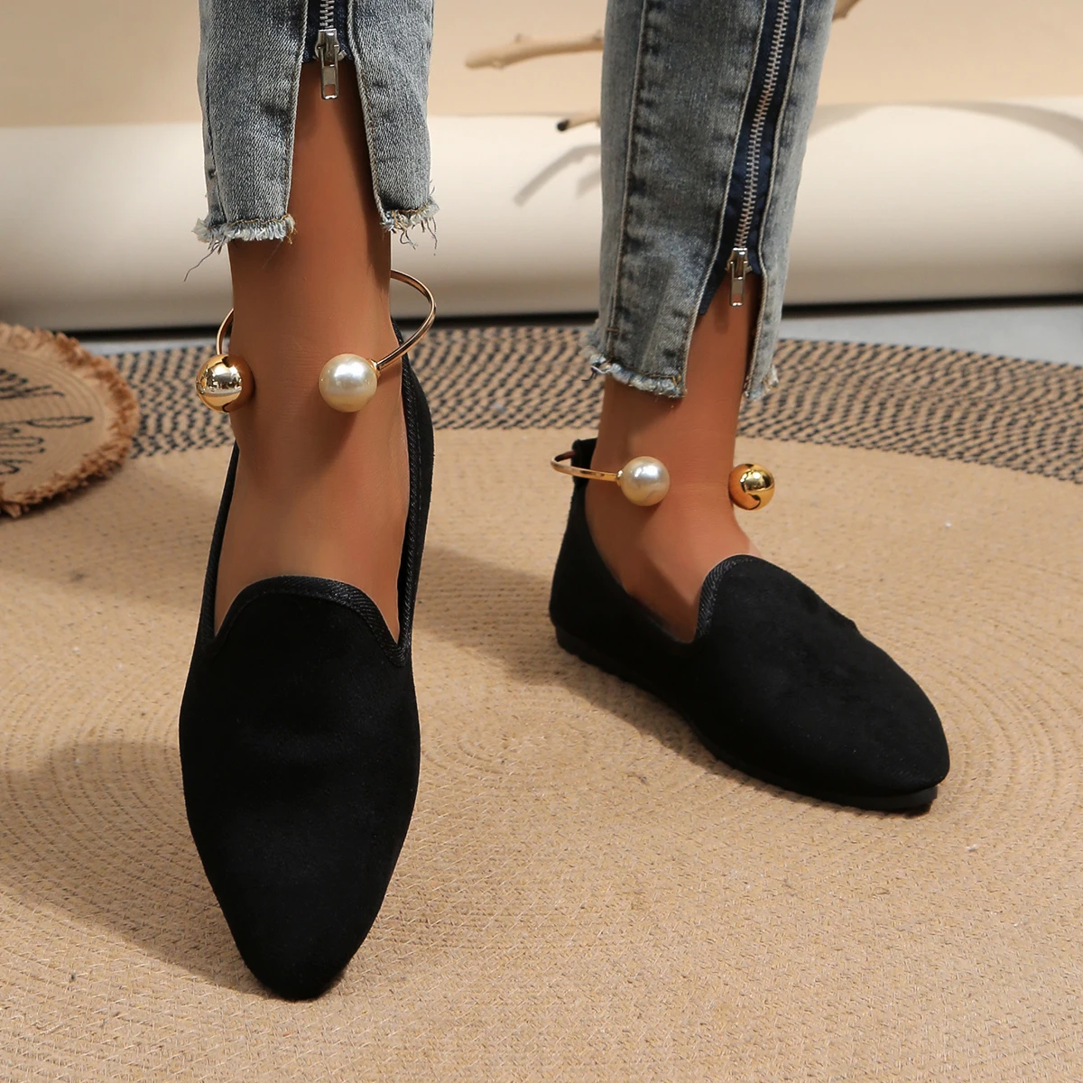 Large size soft-soled pointy fashion casual shoes women 2023 autumn and winter new-style slip-on comfortable single shoes