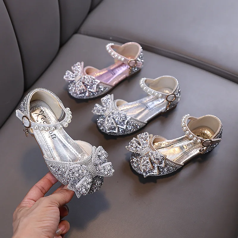 

Лето 2026, сандалии для девочек, модные туфли принцессы с блестками и стразами и бантом для девочек, обувь для маленьких девочек, сандалии на плоском каблуке, размер 21-35