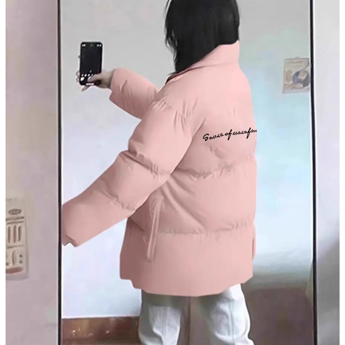 

Парка женская из натурального меха, без ворса, с минимальным количеством шерсти, уменьшенным количеством зацепов, чистая поверхность, аккуратный стиль