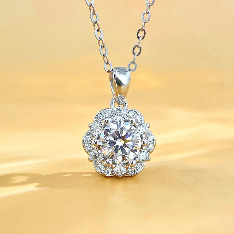 

Moissanite s925 sterling silver necklace pendant 1-carat D-color rose, luxurious