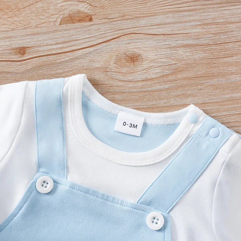 بدلة صيفية للأطفال حديثي الولادة مكونة من قطعتين لعيد الاستقلال مطبوع عليها رسوم متحركة لطيفة بأكمام قصيرة ورقبة دائرية