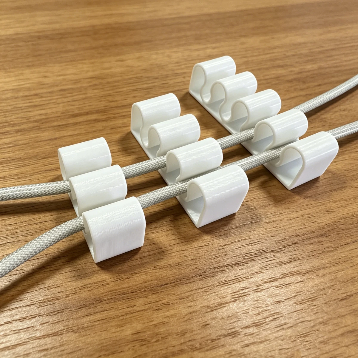 Multi-Card Slot Desktop Cable Organizer Set, No-Drill Data Cable Holder, Anti-Tangle Charging Cable Organizer