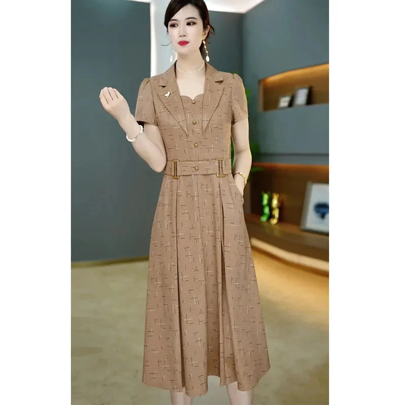 

Short sleeved suit collar dress for women in the summer of 2024 new high-end temperament for mothers slim waist and high-end fee