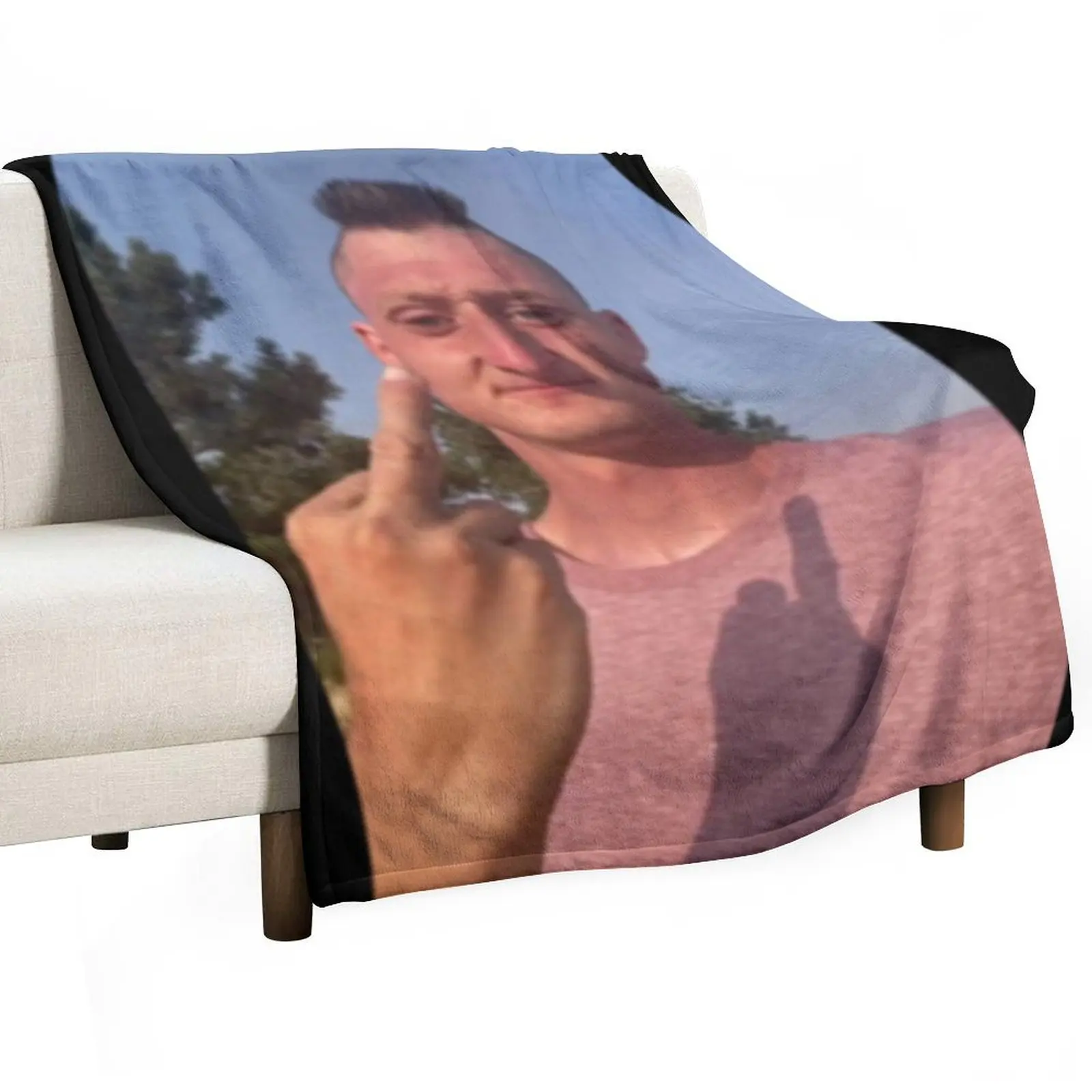 Daniel Larson Angry Classic Essential Throw Blanket Bed covers Baby for winter Luxury Brand Fashion Sofas Hairy Blankets