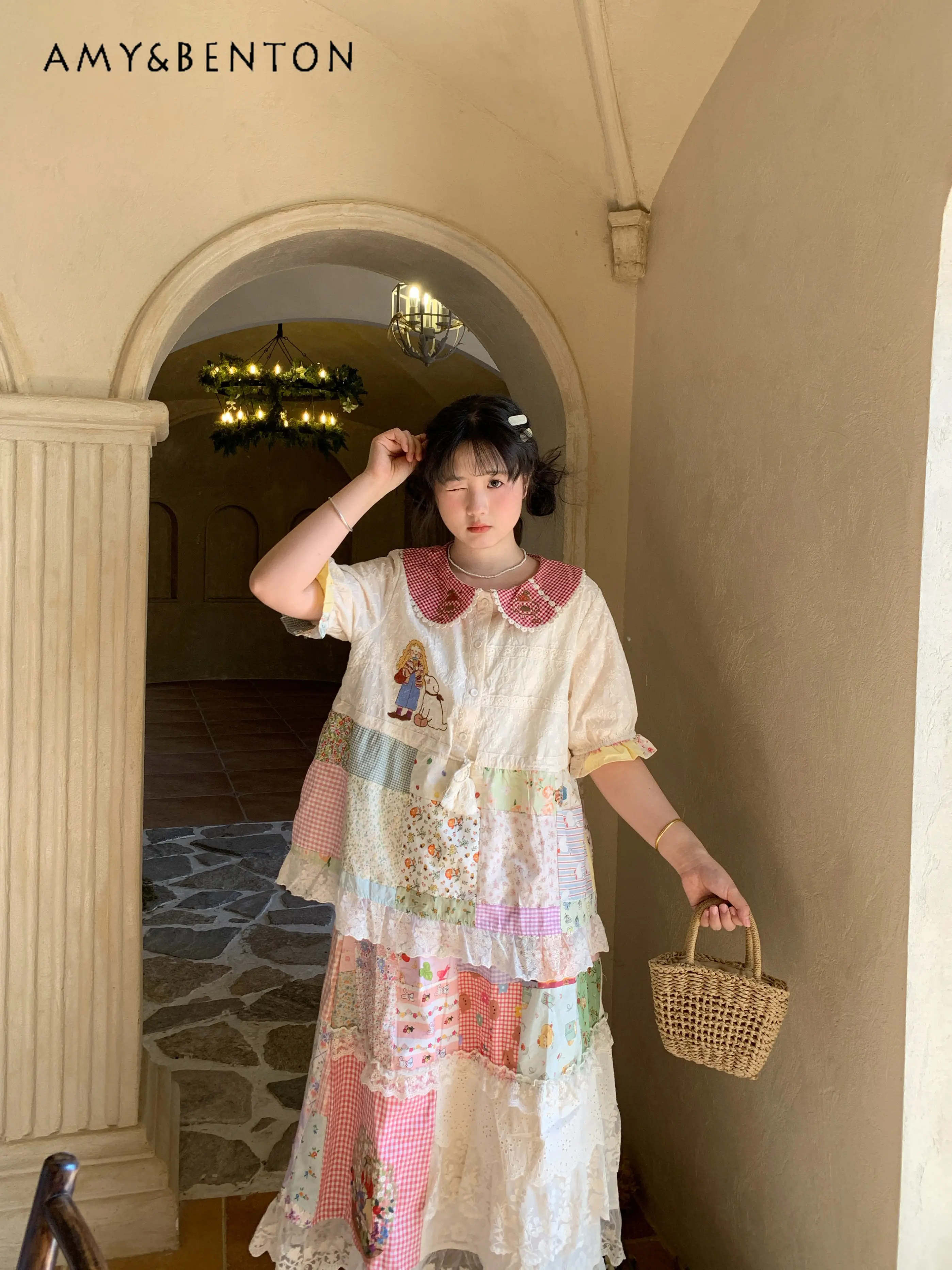 

Новая летняя рубашка в лесном стиле для девочек: красная, с цветочным пэчворком, воротником-куклой, коротким рукавом; юбка с высокой талией, свободного кроя, с кружевом и мультяшным принтом.